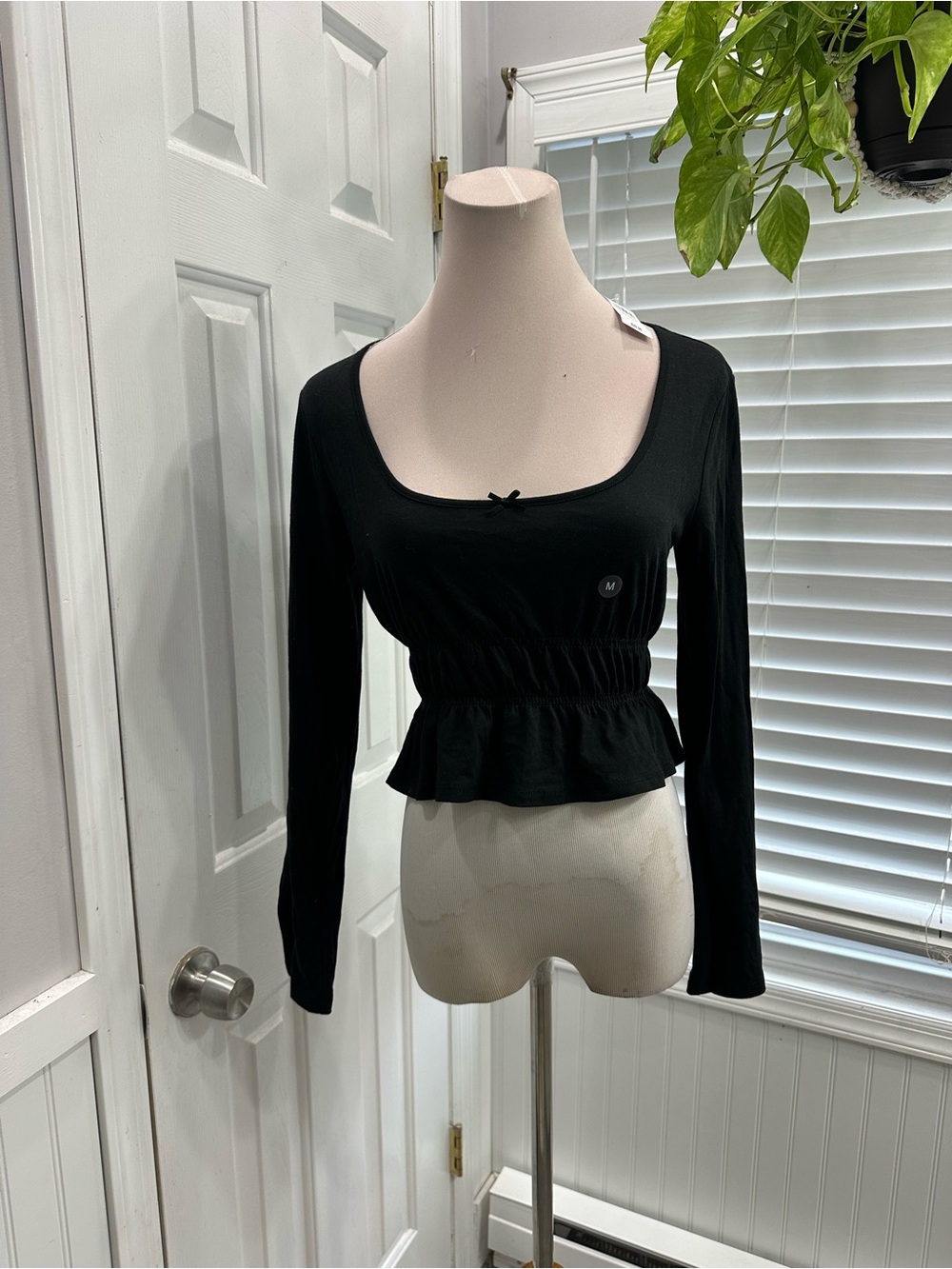 Women's Black Long Sleeve Peplum Scoop Neck Top